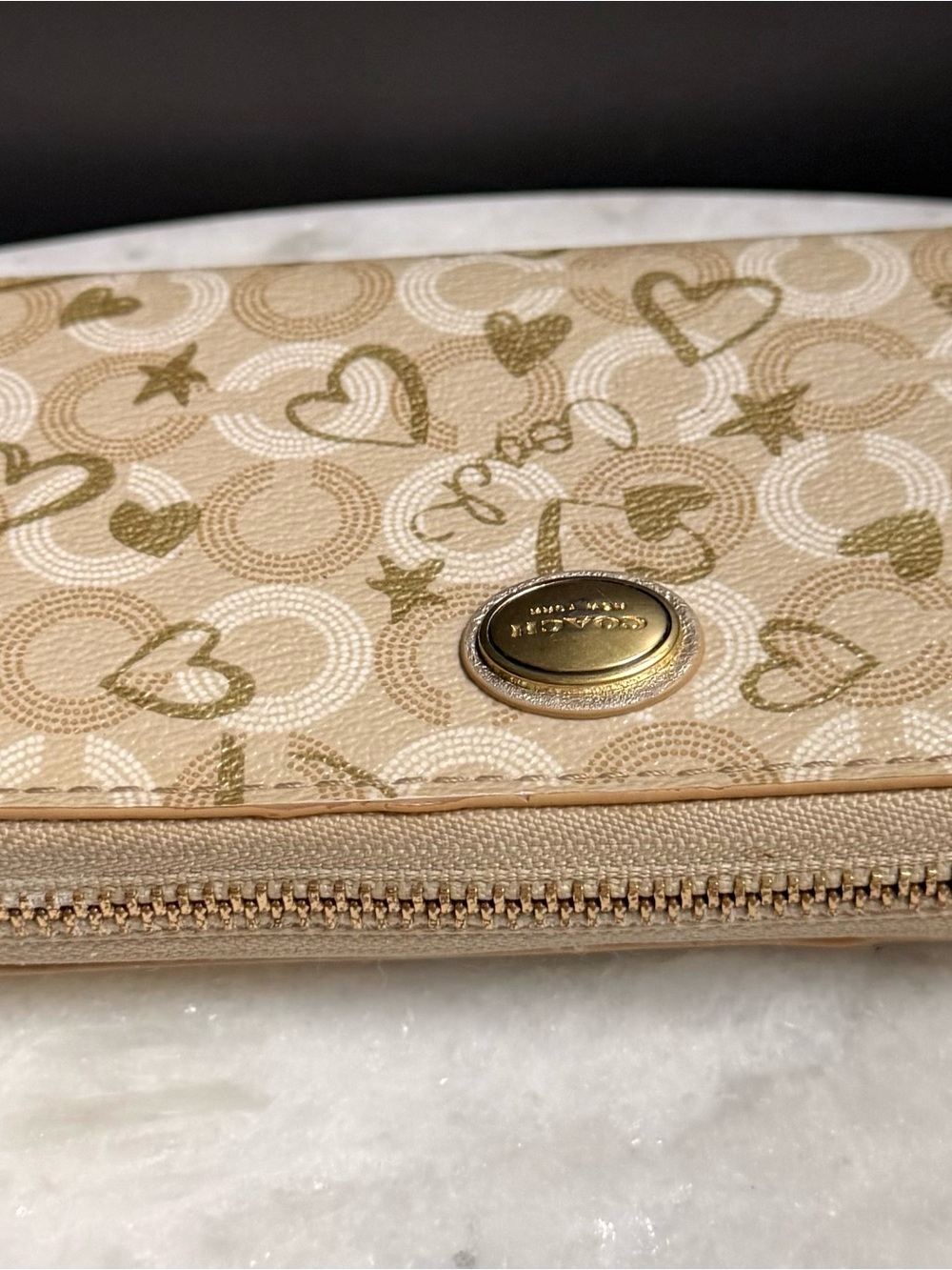 Coach Waverly Signature Hearts Accordion Zip Wallet š¤ - Picture 3 of 14